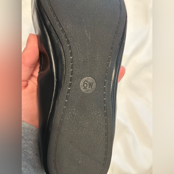 Universal Thread Flats! - Picture 5 of 5